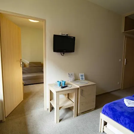 Alojamento de Acomodação e Pequeno-almoço I Restauracja Laguna